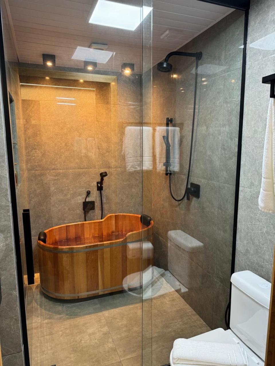 Hotel Thomasi Express 马林加 外观 照片